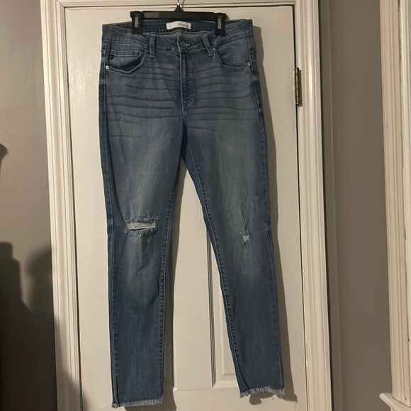 KanCan Denim - KanCan Distressed Midrise Skinny Jeans Size 31